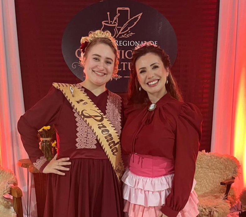 Janaina Vargas Dutra Julia Simões Brzezinski